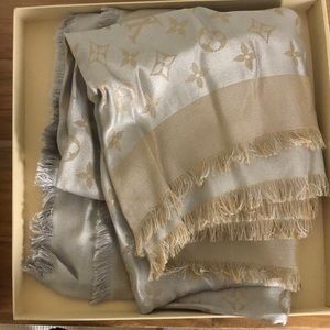 Louis vuitton scarf